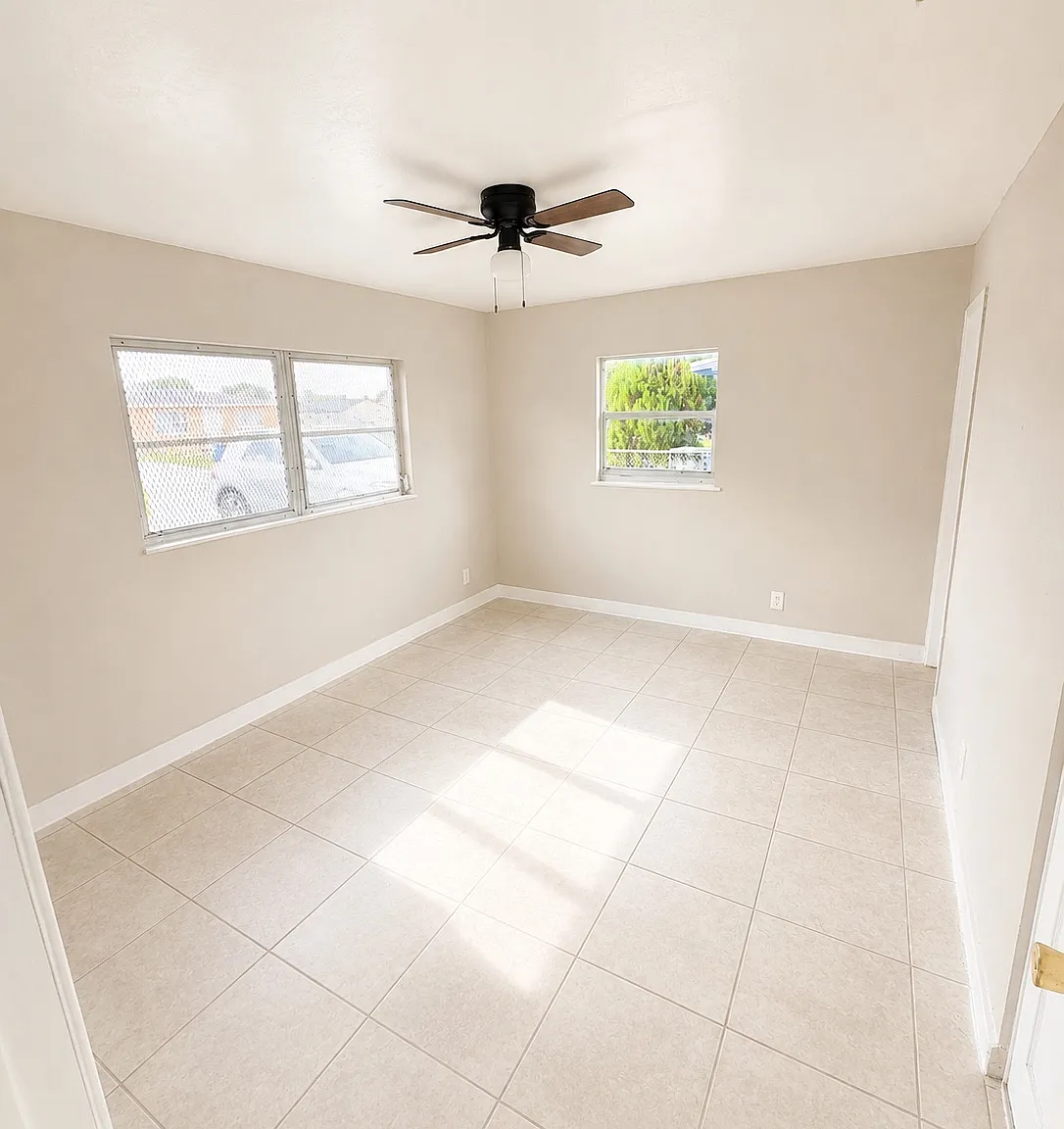 3 bed, 1050 sqft, $1,500 — Photo 4