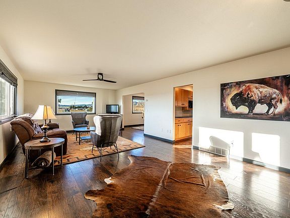 4th image of 82 Airport Rd