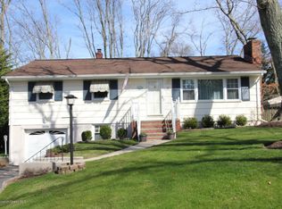 6 Cliffwood Dr, Neptune, NJ 07753