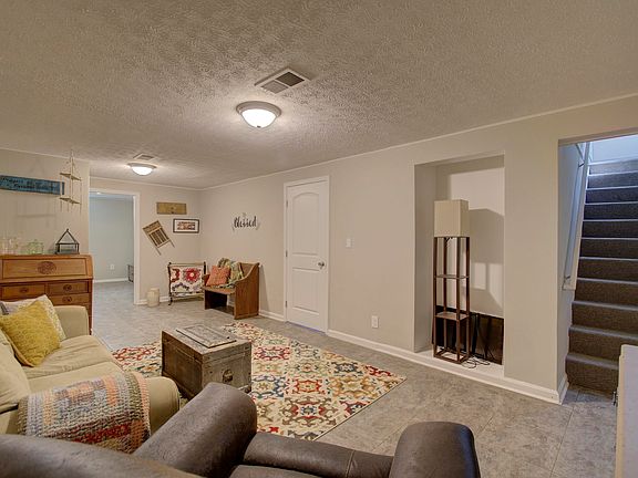 4th image of 302 Saint Jude Cir