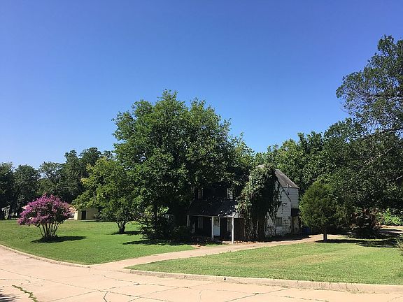 2nd image of 1932 N Elwood Ave