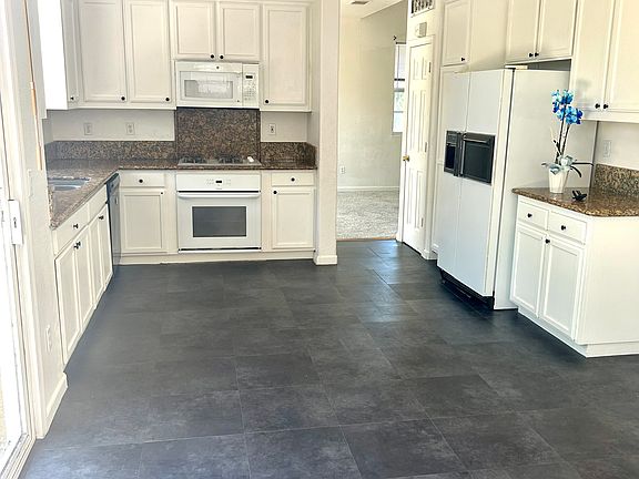 5th image of 3961 Derryfield Ct
