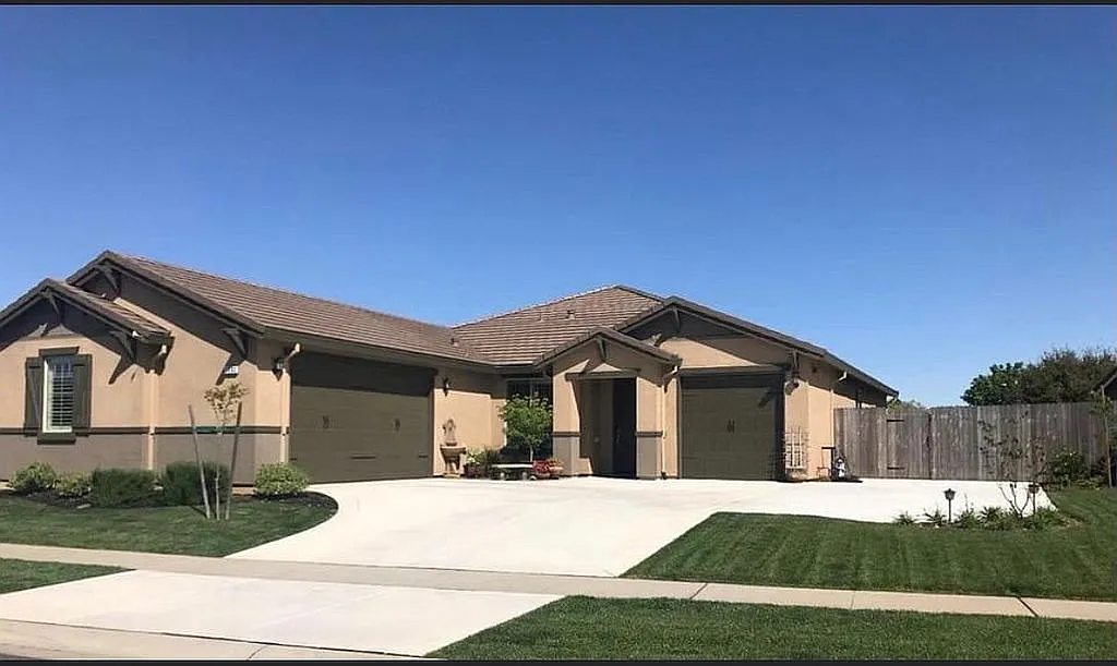 1362 Sundance Dr photo 1