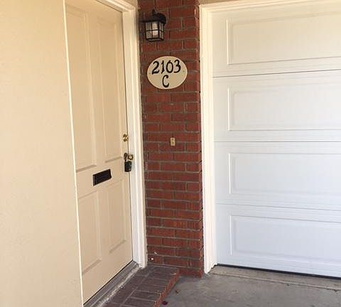 Welcome to 2103 W Juno.....new garage door and opener.