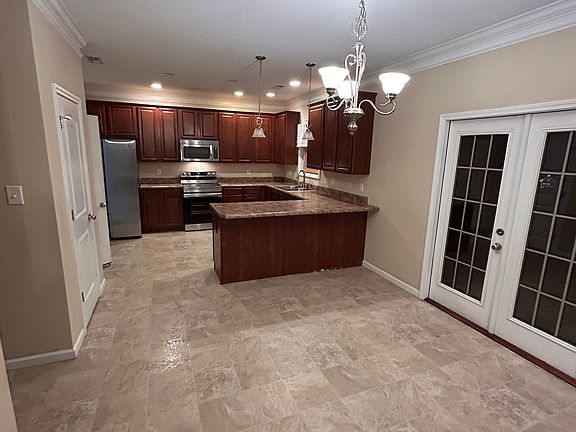 5th image of 801 Concord Crossing Ln
