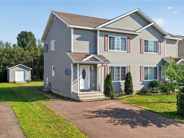 137 Houlahan St, Dieppe, NB E1A 4X6