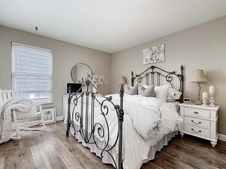 1239 Creve Coeur Crossing Ln #G — Photo 8