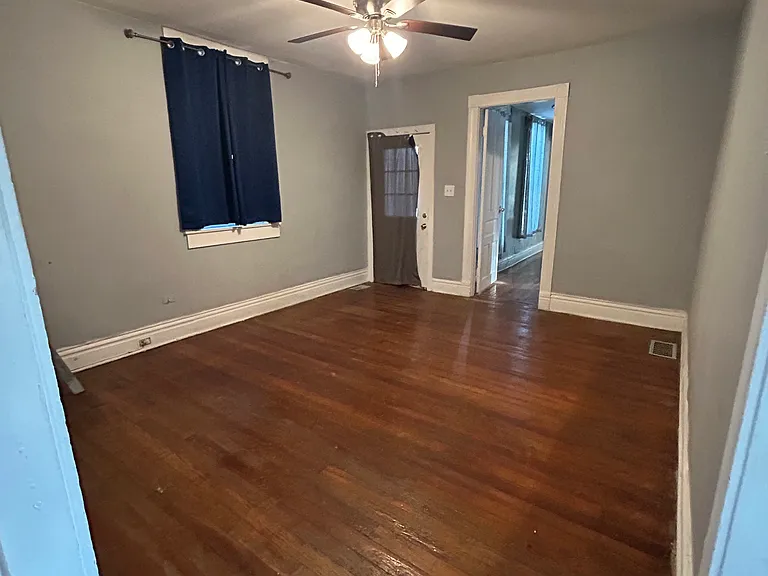703 E Saint Catherine St — Photo 3