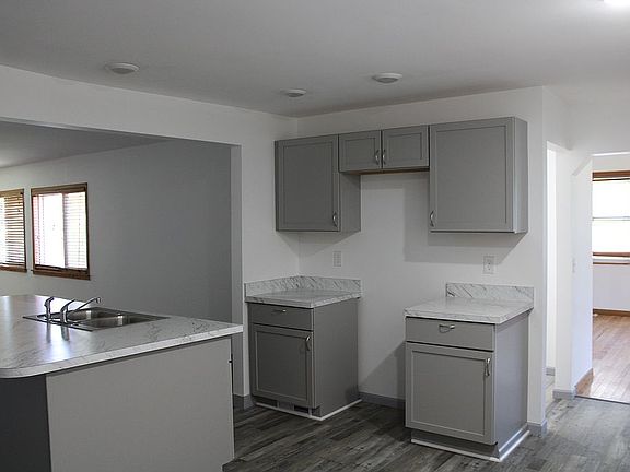 4th image of 2438 Sue Ann Ln