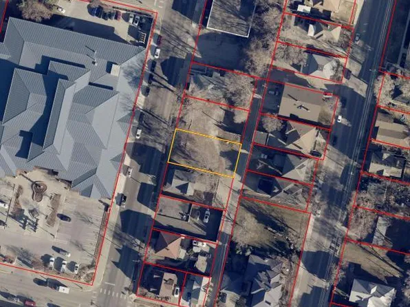 S 4th St, Council Bluffs, IA 51503