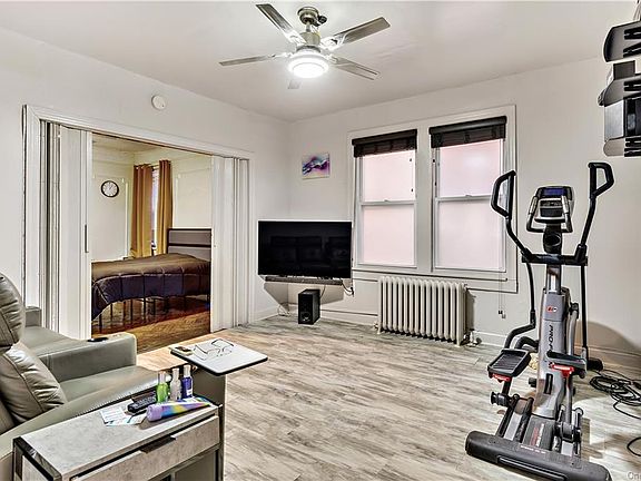 3rd image of 1124 Beach Ave