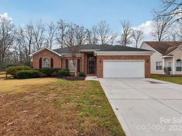 121 Ashford Hollow Ln, Mooresville, NC 28117