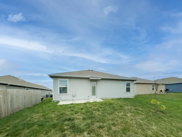 622 N Pecan St — Photo 22