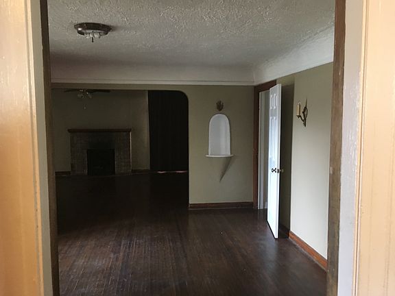 4th image of 501 E I St