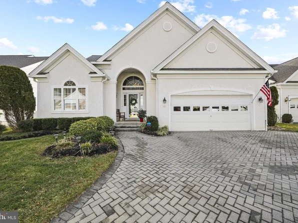 35 Huxley Cir, Marlton, NJ 08053