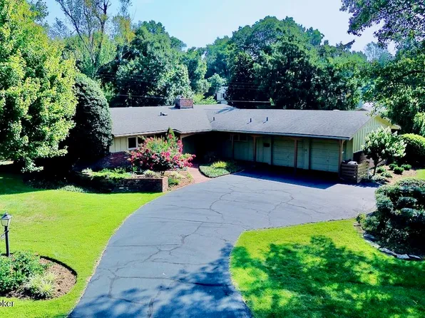 821 Huntington Rd, Louisville, KY 40207