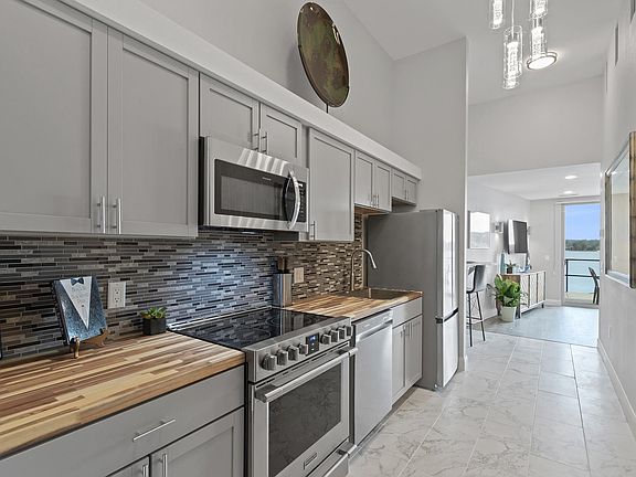 2nd image of 680 E Hiawatha Dr #405