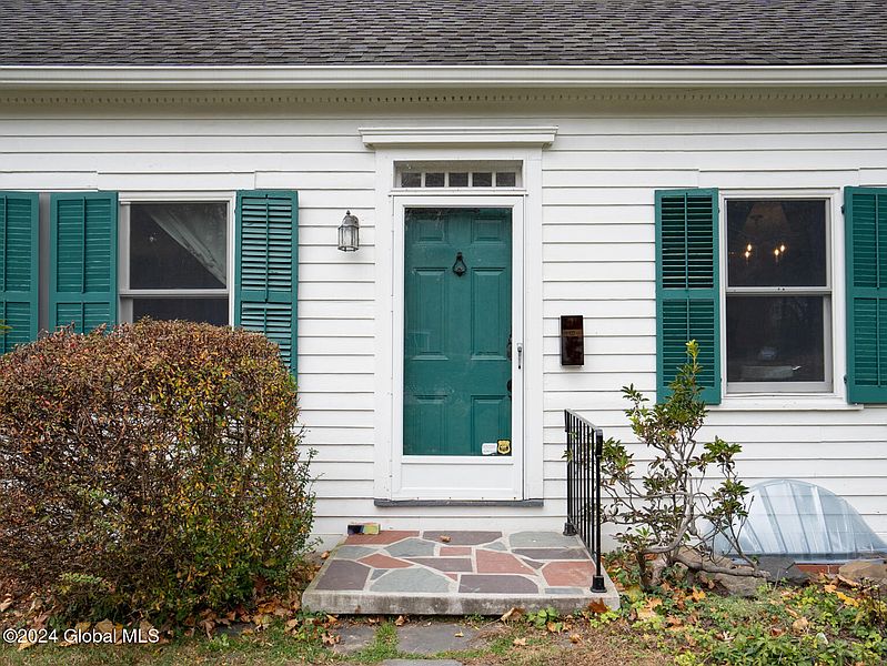 3rd image of 411 Spring Avenue