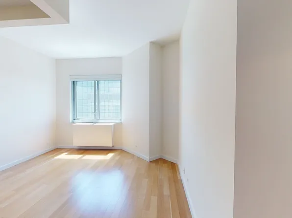 401 East 34th Street S35X image 2 of 9