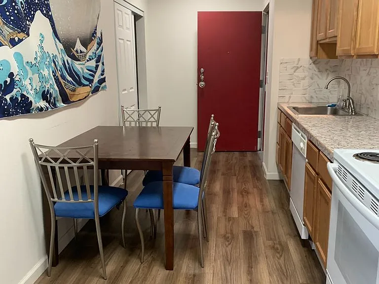 Atrium Suites - 2 BR/2 BA & 3 BR/3 BA — Photo 4