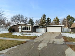 2806 2nd Ave SW, Minot, ND 58701