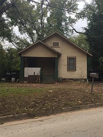 2nd image of 1025 E Commerce St