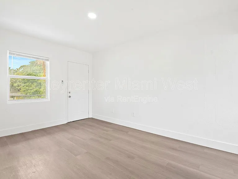 1245 NW 60th St #1 — Photo 12