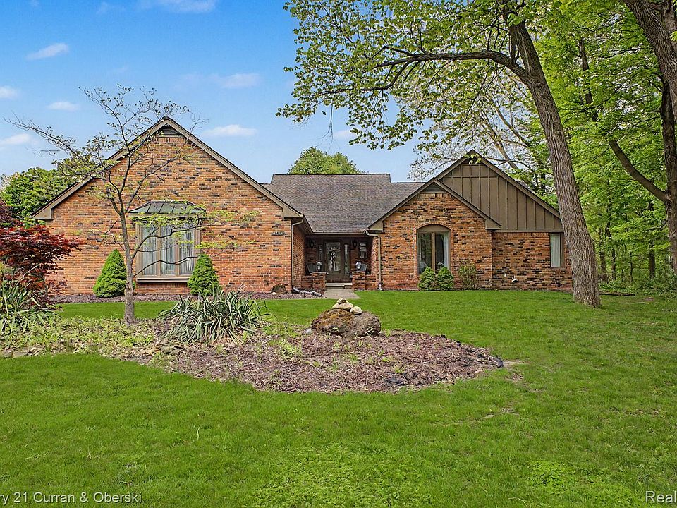 1st image of 21470 Woodfarm Dr