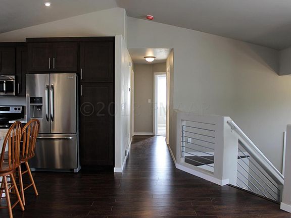 5th image of 627 11th St W