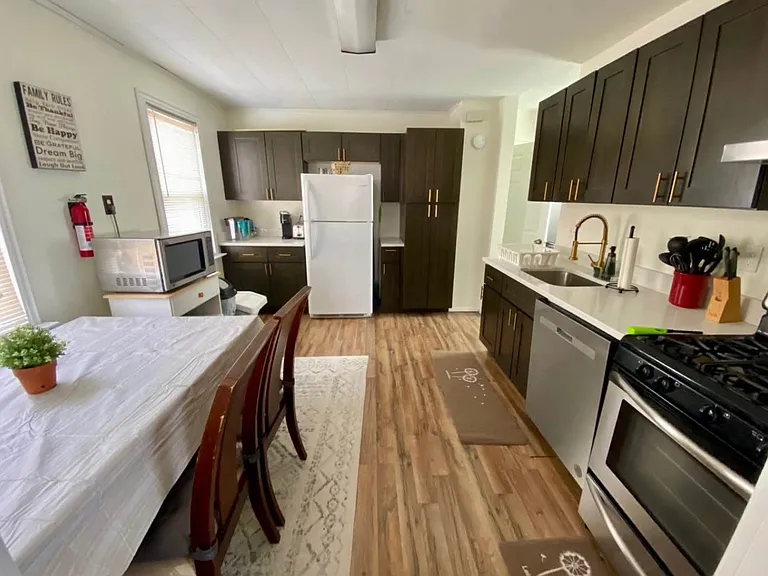 787 Glen Rd #2 — Photo 3