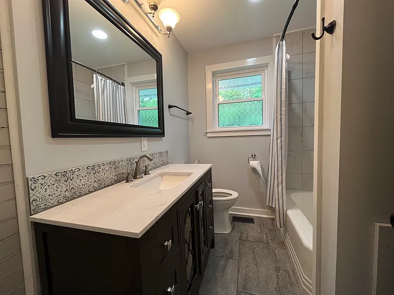 206 D Carlton St — Photo 8
