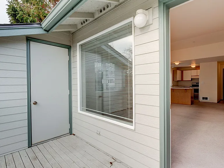 485 SW Bayshore Dr #D303 — Photo 18