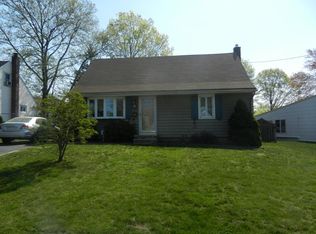 2 Longfellow Dr, Colonia, NJ 07067