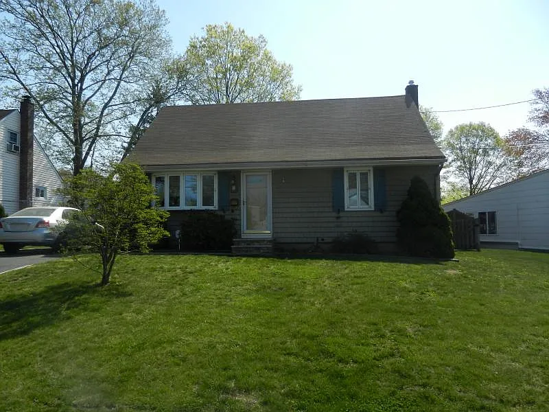 2 Longfellow Dr photo 1