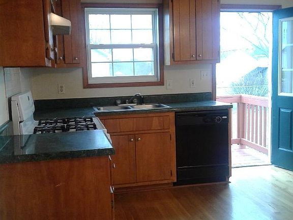 5th image of 14 Botany Bay Cir