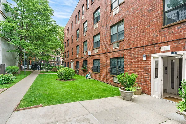 Rented by Compass | media 20