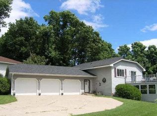 7198 Sunnyslope Dr, Maple Grove, MN 55311