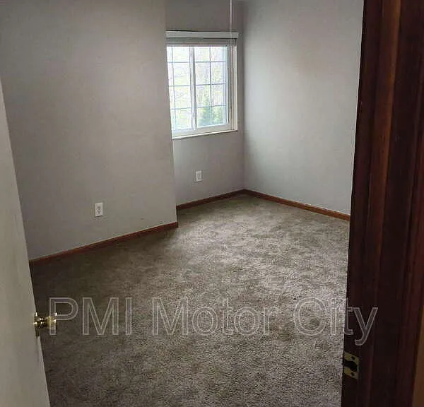 30512 Oakridge Manor Dr — Photo 6