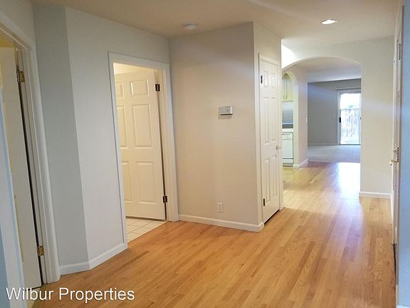 2nd image of 218 E Bellevue Ave #218