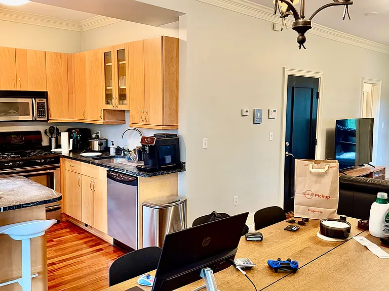285 Emerson St #2 — Photo 4