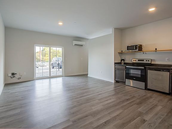 4th image of 518 Madison St #104