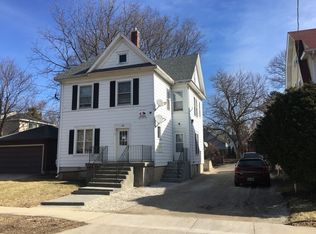 148 John St, Dekalb, IL 60115