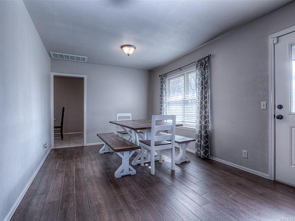 5th image of 2513 E Dallas St