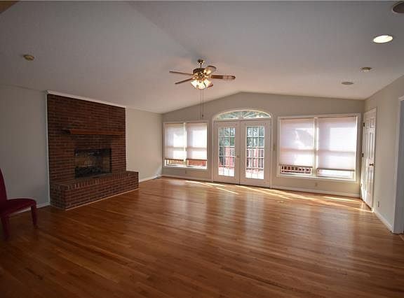 4th image of 3930 Countryside Ln