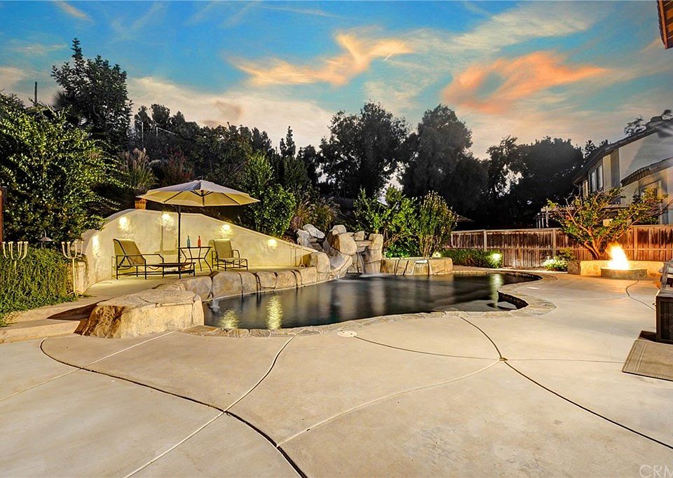 1st image of 42076 Dahlia Way