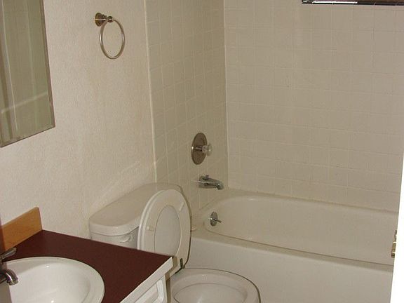 4th image of 315 Seattle Blvd S