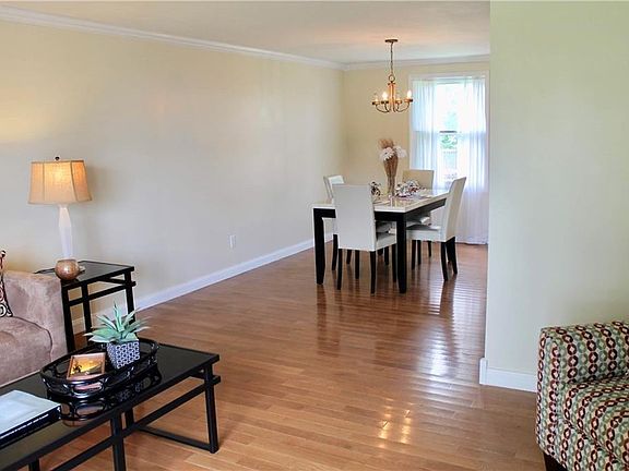 2nd image of 8395 Winterberry Way
