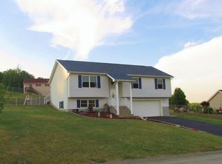 585 Madison Dr, Smithfield, PA