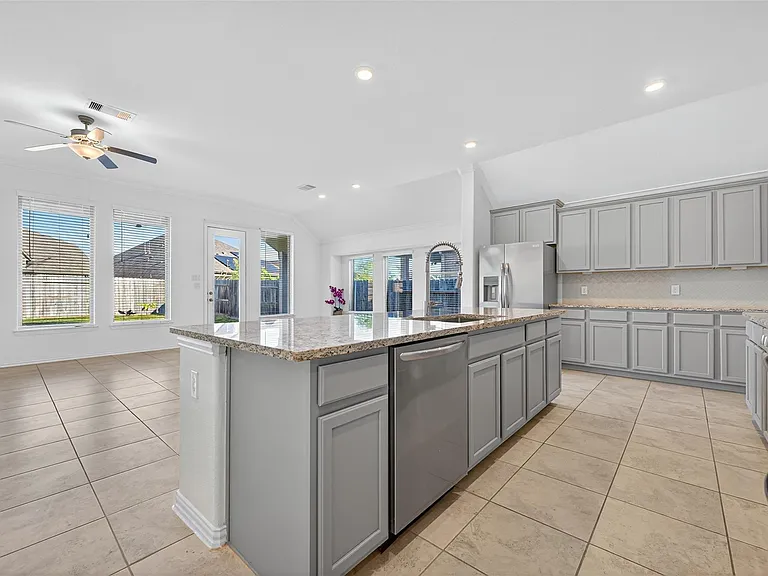 8831 Morning Glow Dr — Photo 7