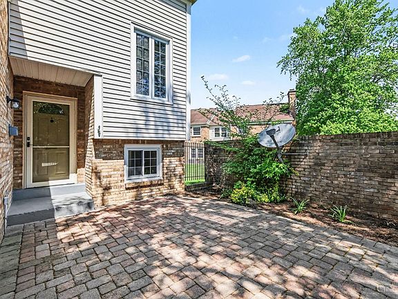 4th image of 1629 Cohasset Dr